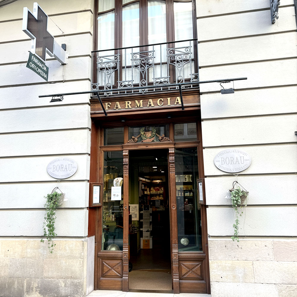 Fachada de Farmacia Borau en la Calle Mayor de Jaca - Centro de Ortopedia